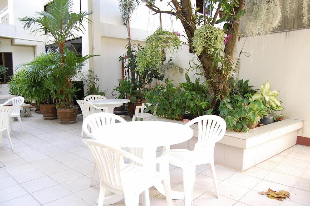 Veerachai Court Τσιάνγκ Μάι Εξωτερικό φωτογραφία